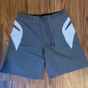 Hylete Verge II Men’s Shorts. Cool Gray/Silver. M
